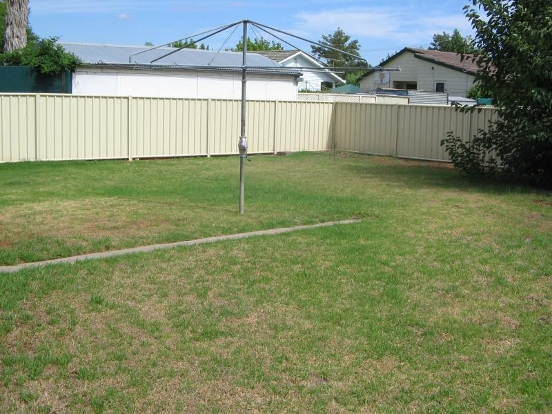 17 Green St, Tamworth NSW 2340