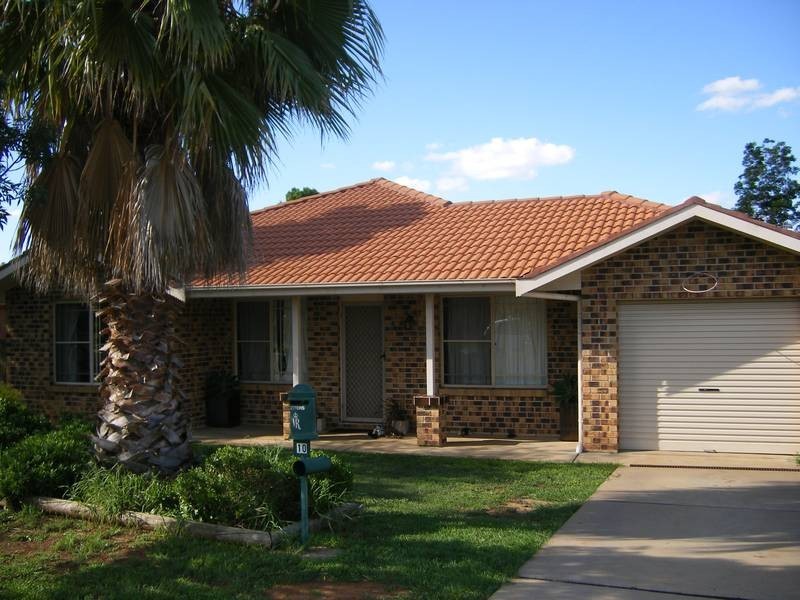 10 Caley CLOSE, Tamworth NSW 2340