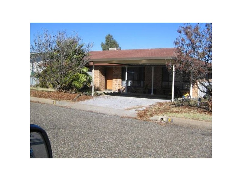 6 Willow Park Avenue, Kootingal NSW 2352