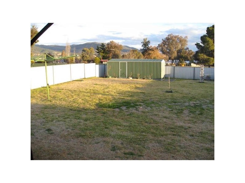 6 Willow Park Avenue, Kootingal NSW 2352