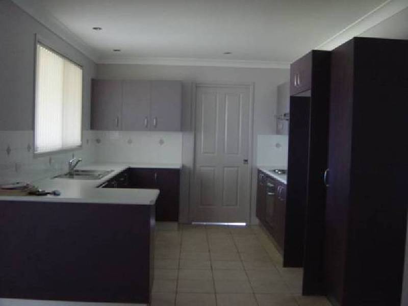 29 Warburton DRIVE, Tamworth NSW 2340