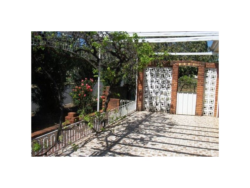 42 STEWART AVE, Tamworth NSW 2340