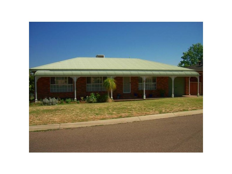 13 Glen Garvin Drive, Tamworth NSW 2340