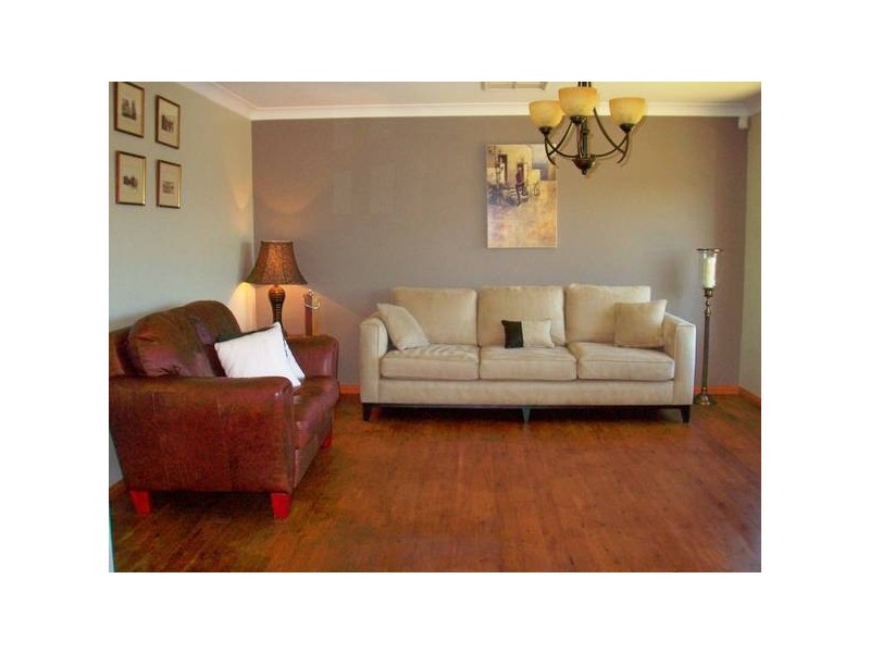 13 Glen Garvin Drive, Tamworth NSW 2340