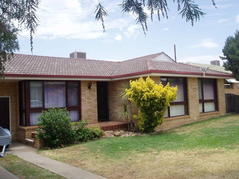 11 Murrawai Street, Tamworth NSW 2340