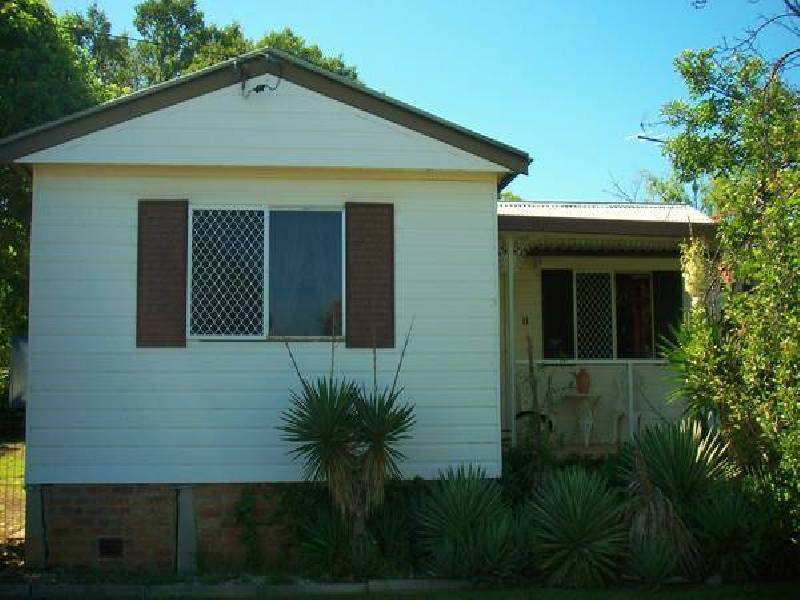 11 NANCY STREET, Tamworth NSW 2340