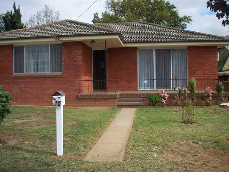 15 ABERDEEN STREET, Tamworth NSW 2340