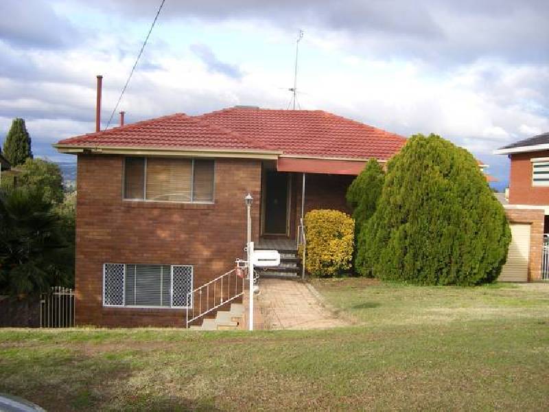 13 Grant Street, Tamworth NSW 2340