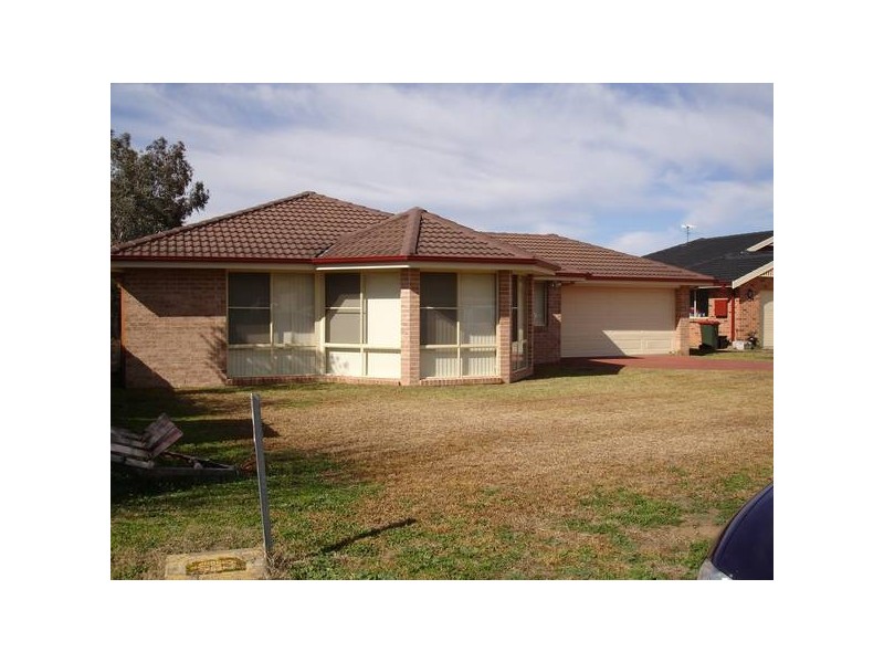 64 Blaxland Way, Tamworth NSW 2340