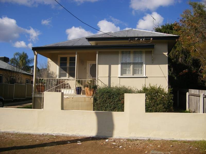 7 Hyman St North, Tamworth NSW 2340