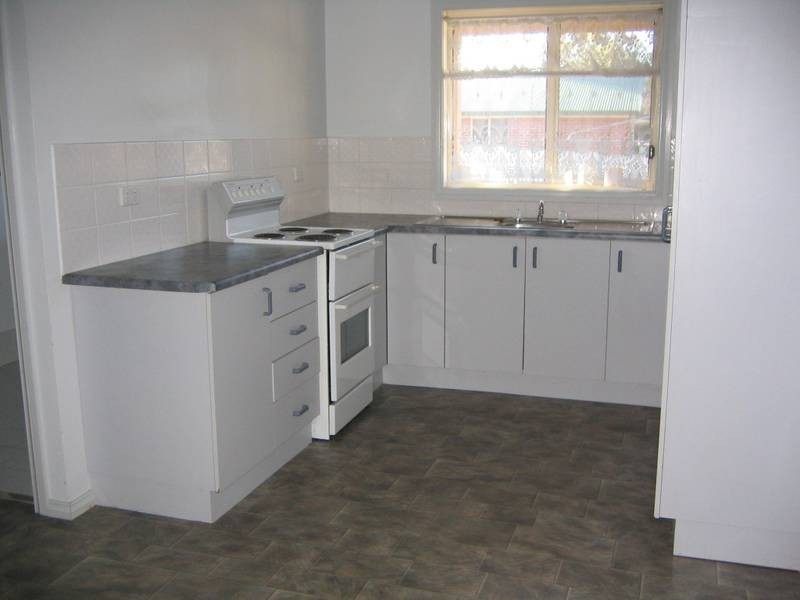 15 Chelmsford St, Kootingal NSW 2352