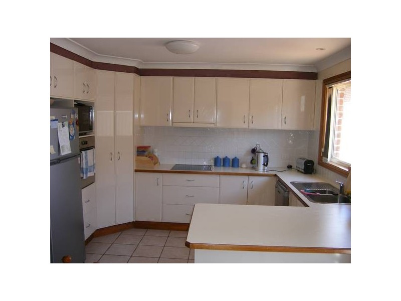 9 Church St, Tamworth NSW 2340