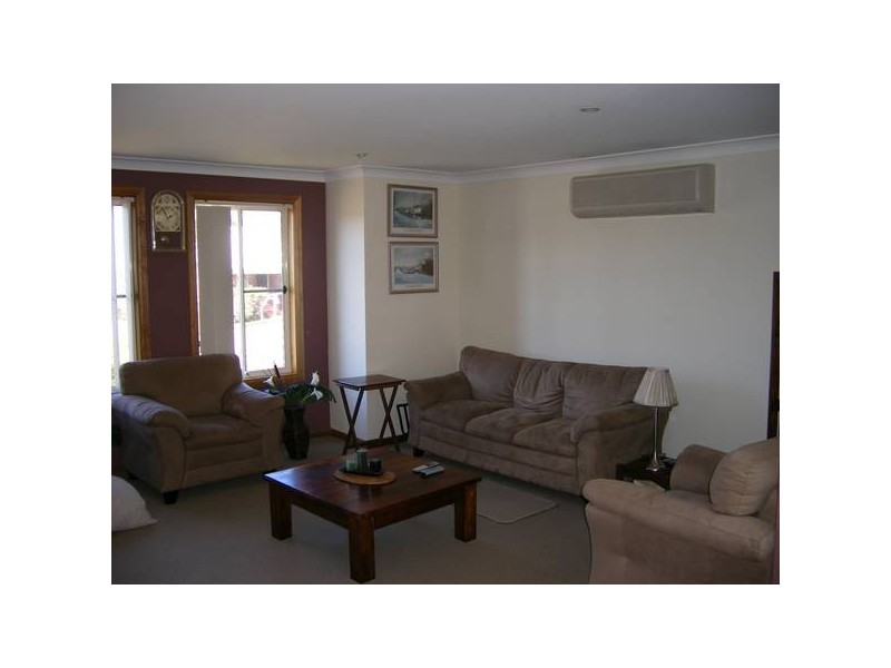 9 Church St, Tamworth NSW 2340