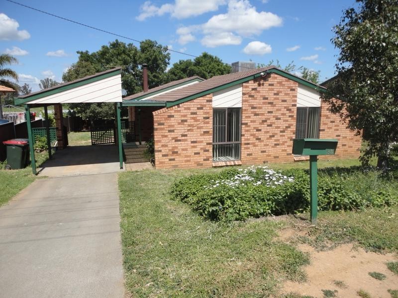 23 Glen Garvin Drive, Tamworth NSW 2340