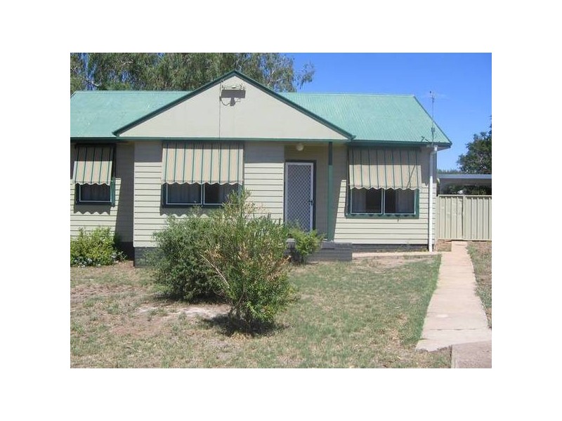 Thompson Cres, Tamworth NSW 2340