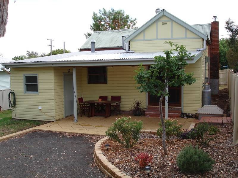 105 Piper Street, Tamworth NSW 2340
