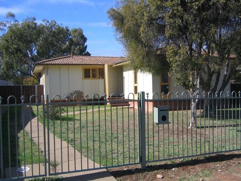 15 Quinn Street, Tamworth NSW 2340