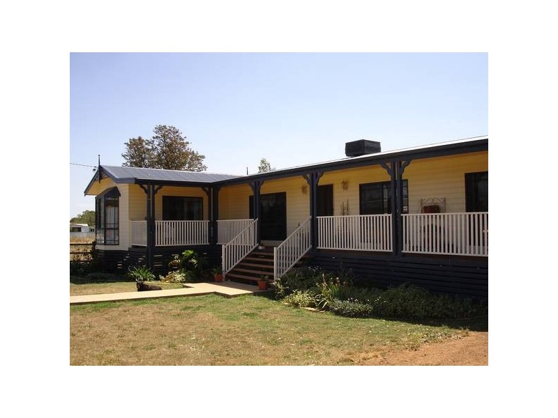 64 Flinders Street, Tamworth NSW 2340
