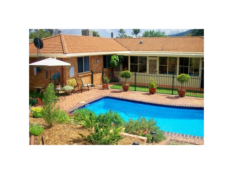 29 Windhover Crescent, Tamworth NSW 2340