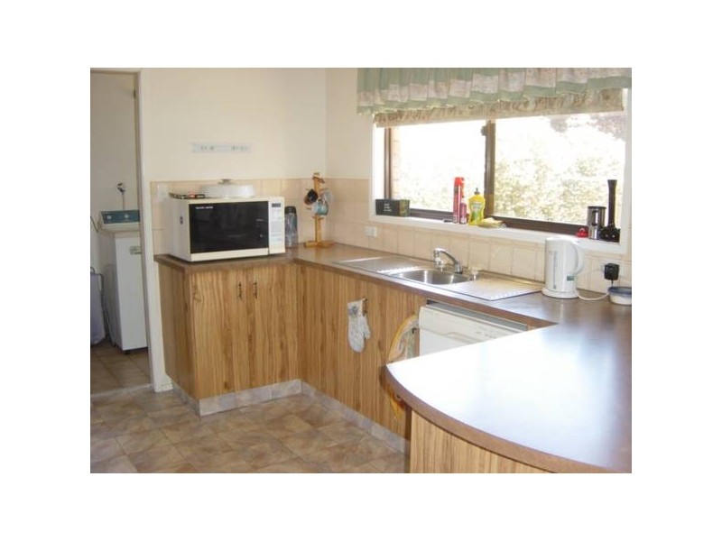 2 Charles Coxen Place, Tamworth NSW 2340