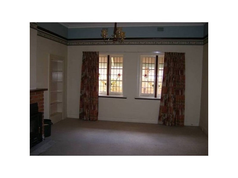 64 NAPIER STREET, East Tamworth NSW 2340