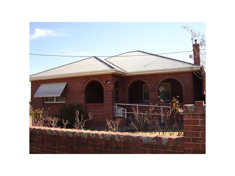 100 Fitzroy Street, Tamworth NSW 2340