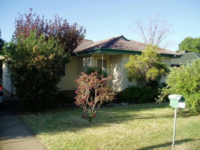 10 Green Street, Tamworth NSW 2340