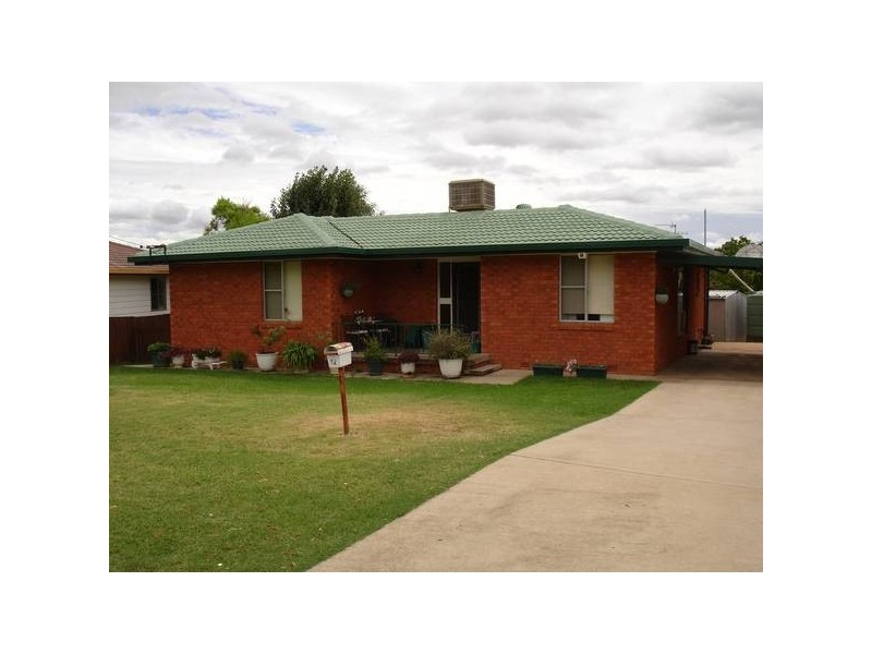 12 Milburn Road, Tamworth NSW 2340