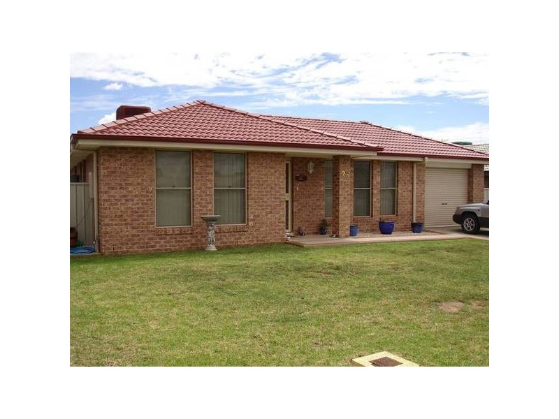 27 Banks Street, WESTDALE, Tamworth NSW 2340