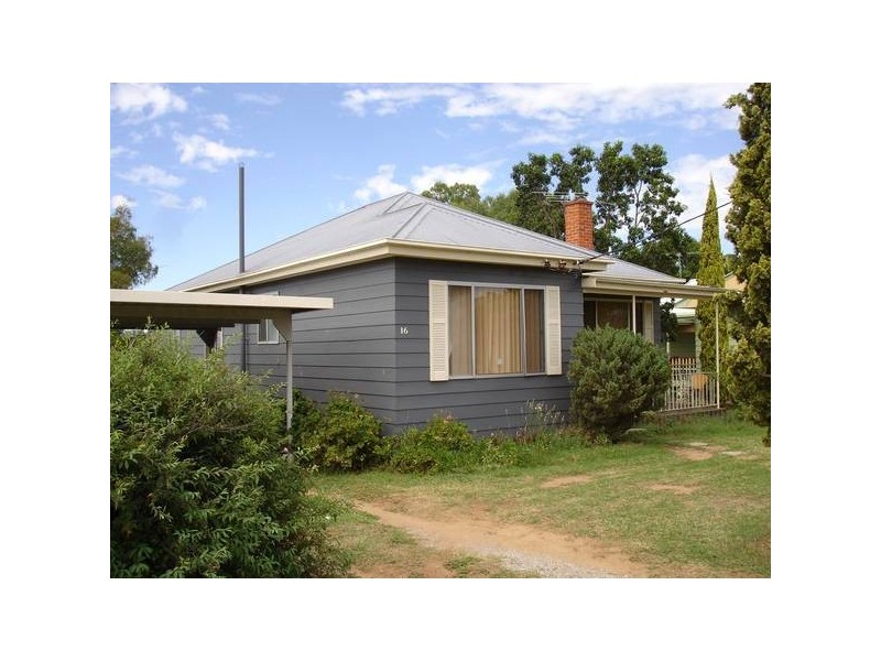 16 Scott Rd, Tamworth NSW 2340