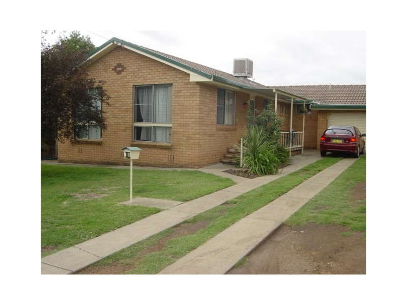 13 Kuloomba St, Tamworth NSW 2340