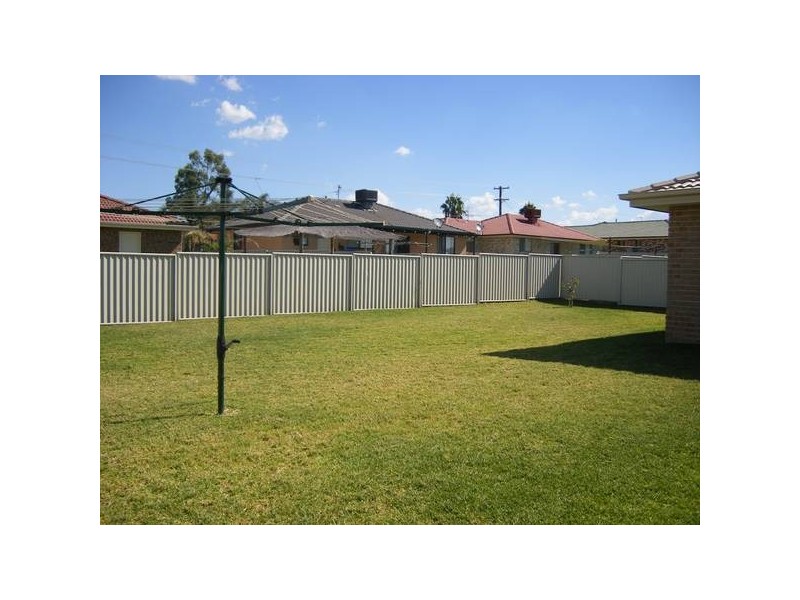 5 Warburton Dr, Westdale, Tamworth NSW 2340