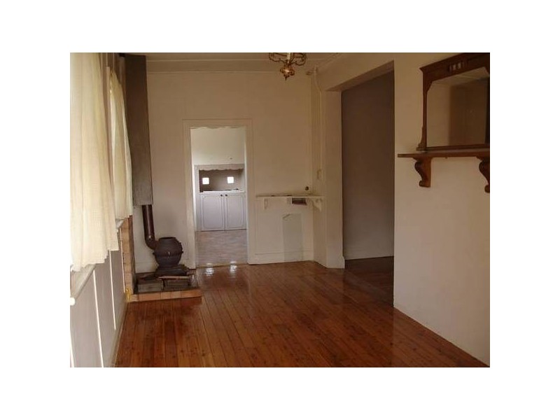 87 Crown Street, Tamworth NSW 2340