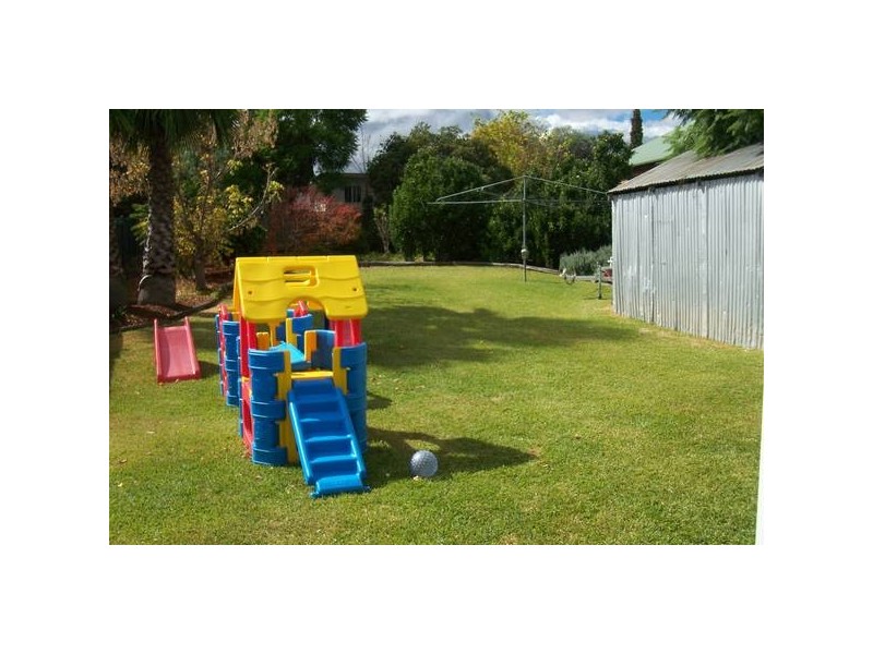 110 Denison Street, Tamworth NSW 2340