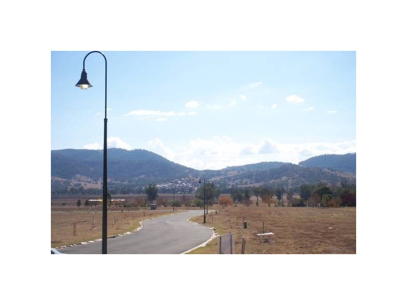 1 Falcon Drive, Tamworth NSW 2340