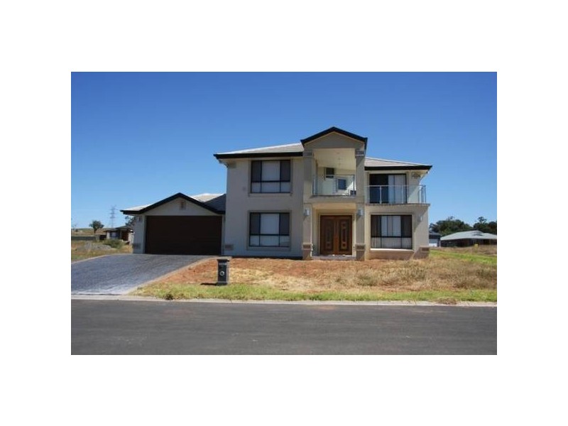 1 Falcon Drive, Tamworth NSW 2340
