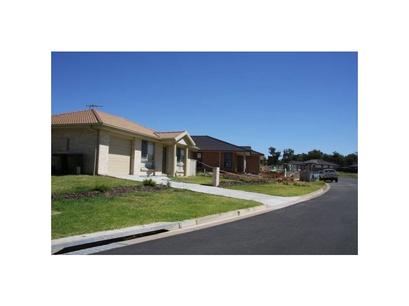 1 Falcon Drive, Tamworth NSW 2340