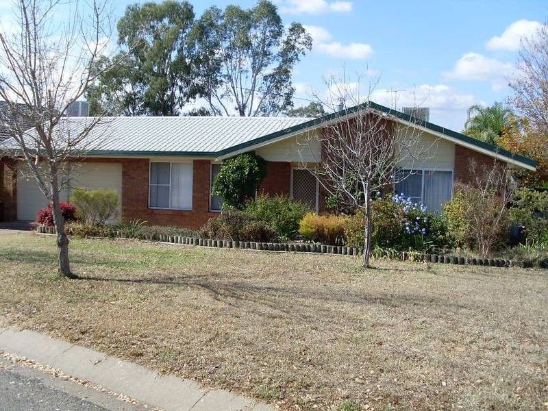 13 Baringa Place, Tamworth NSW 2340