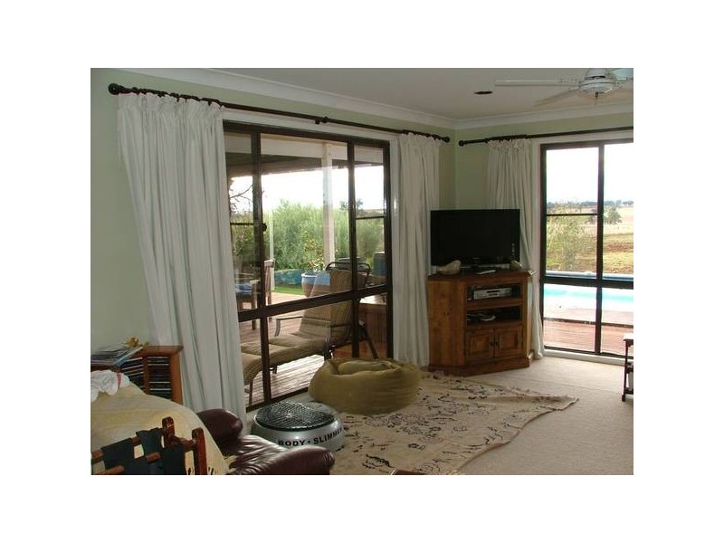 101 MELROSE LANE, Tamworth NSW 2340