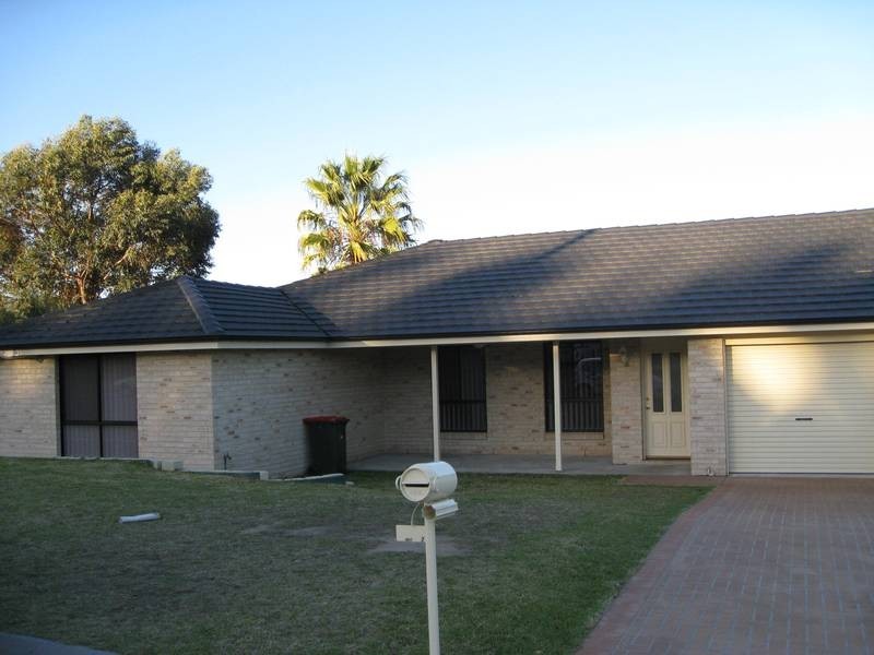 2/2 Grant Street, Kootingal NSW 2352