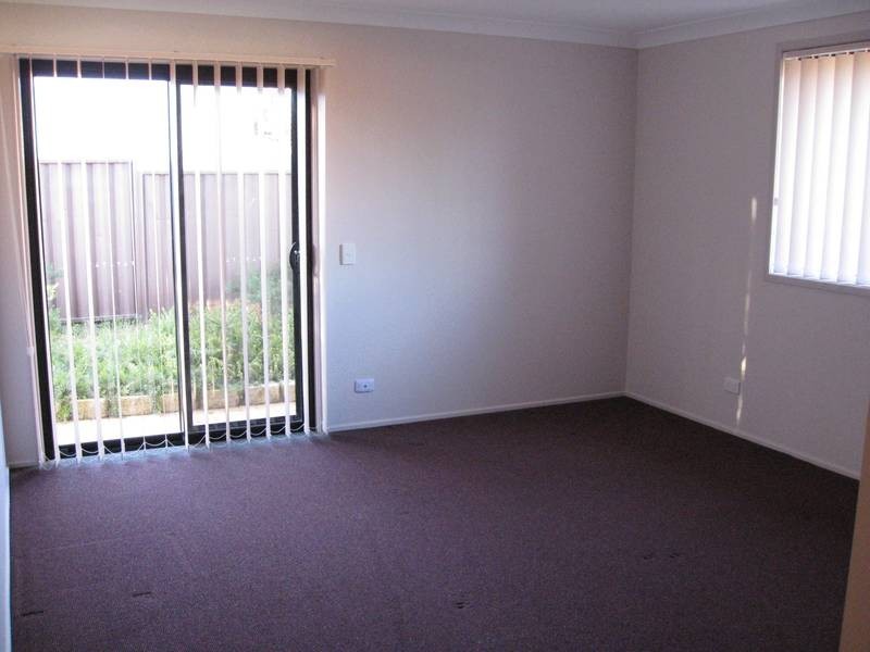 2/2 Grant Street, Kootingal NSW 2352