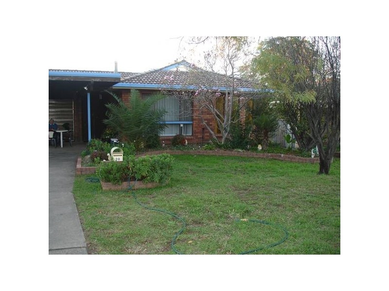 20 Woodstock St, Tamworth NSW 2340