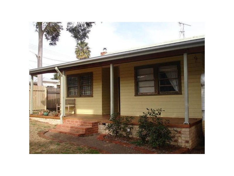 105 PIPER STREET, Tamworth NSW 2340