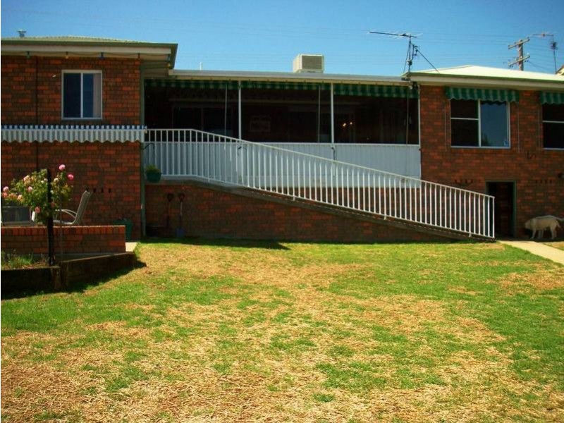 13 Glen Garvin Drive, Tamworth NSW 2340