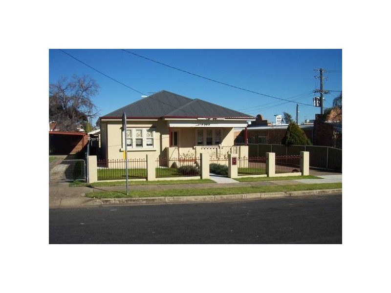77 Belmore Street, Tamworth NSW 2340