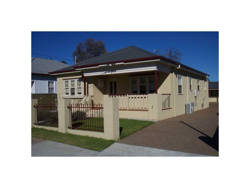 77 Belmore Street, Tamworth NSW 2340