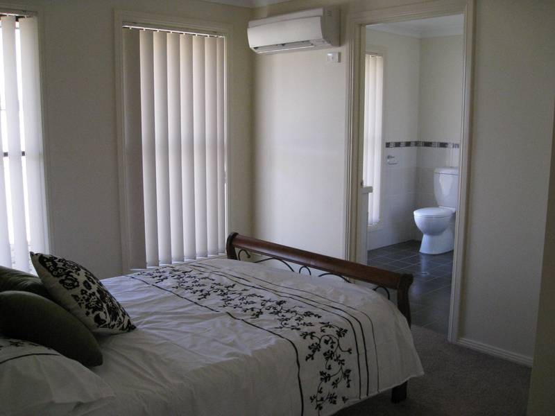 2/49 Cunningham Street, West, Tamworth NSW 2340