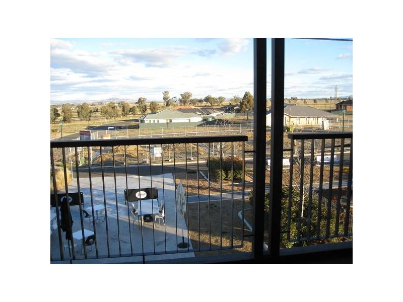 4A Boulevard Place, Tamworth NSW 2340