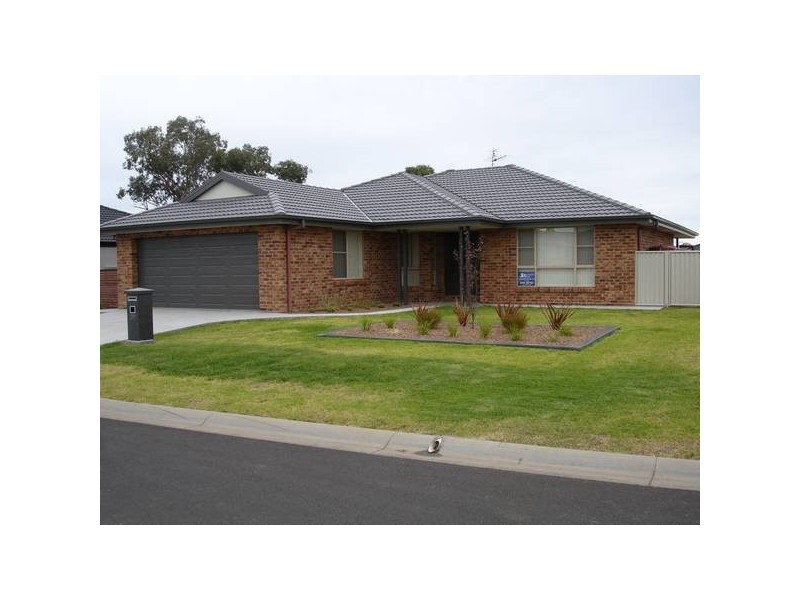 30 Kalinda Place, South, Tamworth NSW 2340