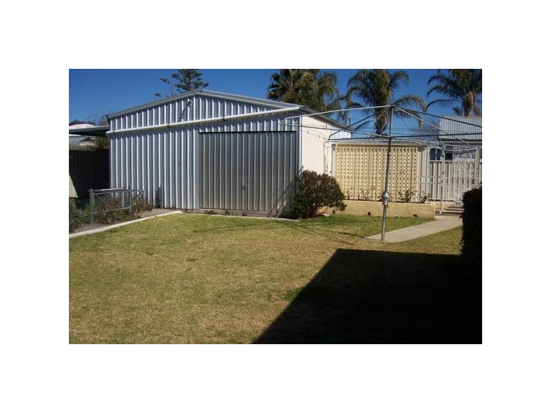 15 Woodstock Street, Tamworth NSW 2340